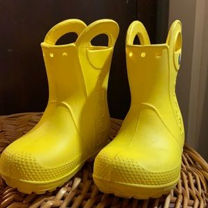 Toddlers croc boots